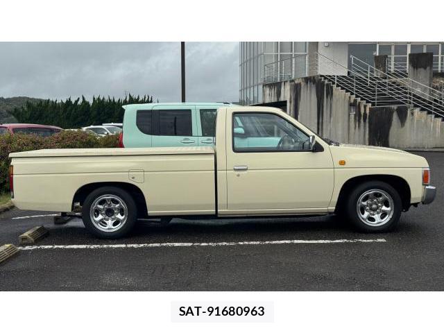 Nissan DATSUN TRUCK 1995 8434499-2