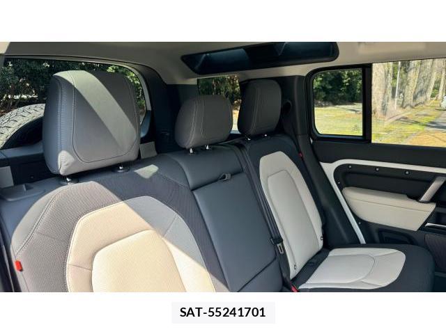 Land Rover DEFENDER 2024 8434299-6