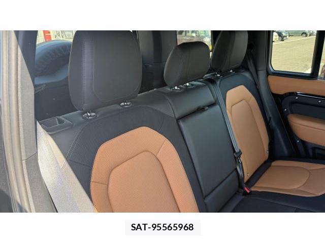 Land Rover DEFENDER 2024-10 8434494-6