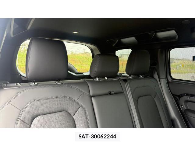Land Rover DEFENDER 2026 8434500-6