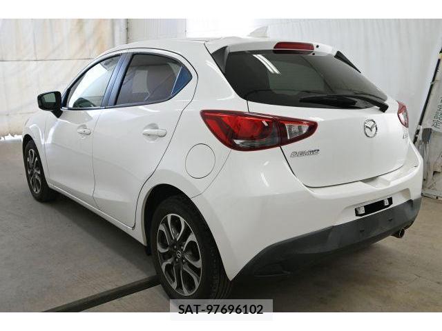 Mazda DEMIO 2015-08 8435091-3