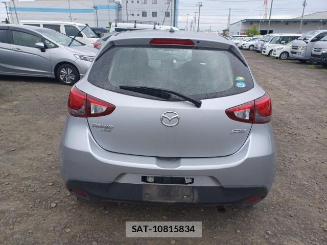 Mazda DEMIO 2017-08 8435241-1