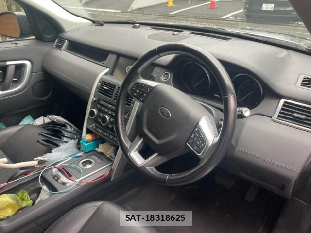 Land Rover DISCOVERY 2018-12 8434195-14