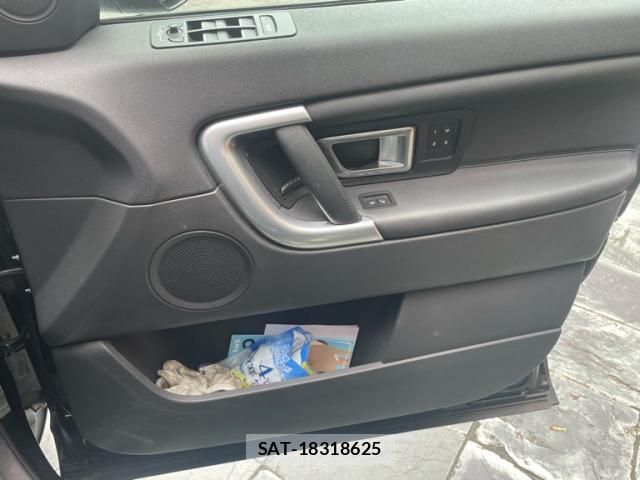 Land Rover DISCOVERY 2018-12 8434195-17