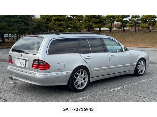 Mercedes Benz E-CLASS 2001 8434330-17