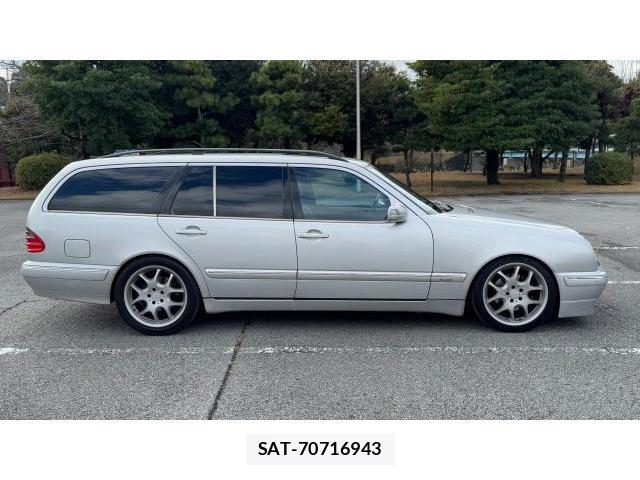 Mercedes Benz E-CLASS 2001 8434330-2