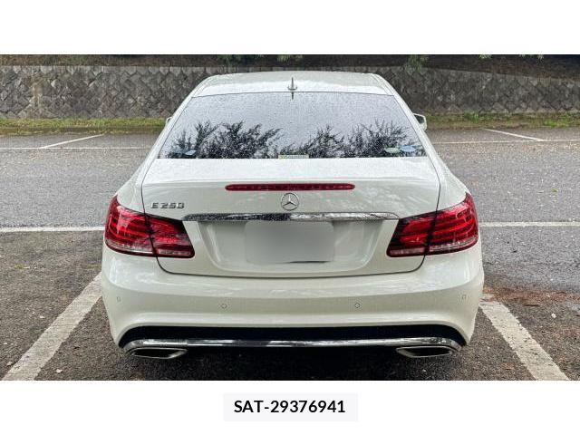 Mercedes Benz E-CLASS 2014-11 8434482-3