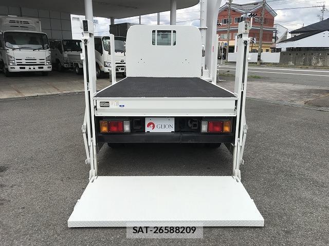 Isuzu ELF TRUCK 2019-06 8435100-8