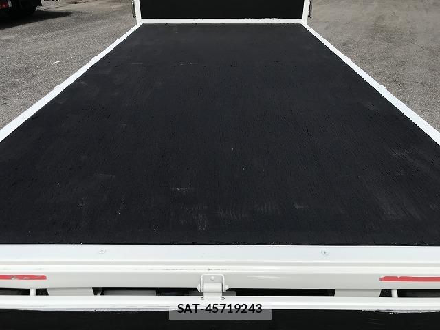 Isuzu ELF TRUCK 2019-08 8435101-8