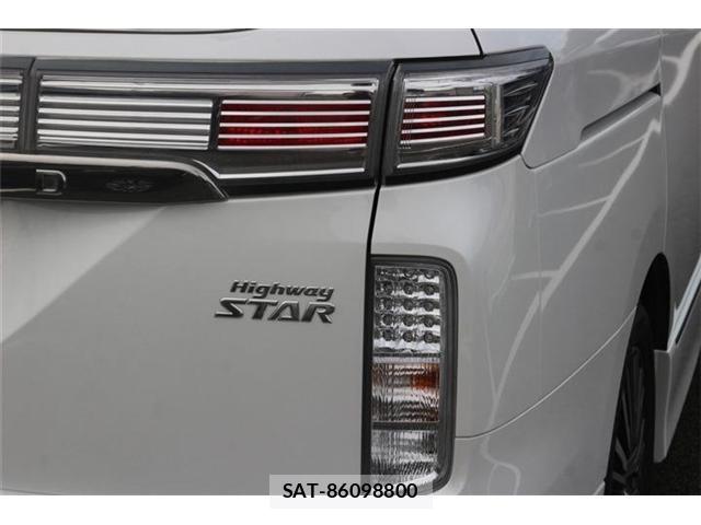 Nissan ELGRAND 2023-06 8434926-17