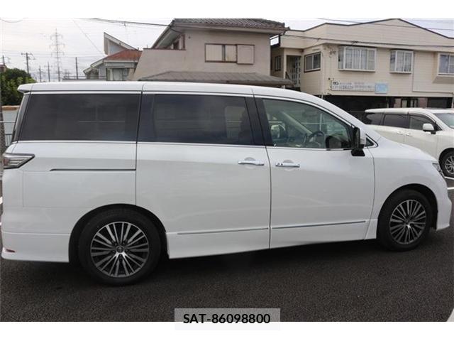 Nissan ELGRAND 2023-06 8434926-5