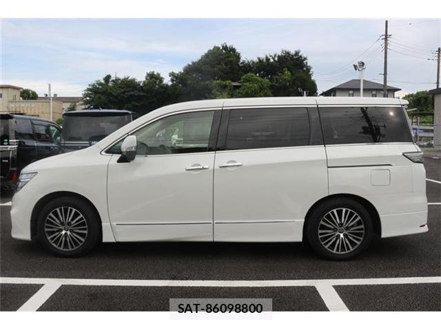 Nissan ELGRAND 2023-06 8434926-9