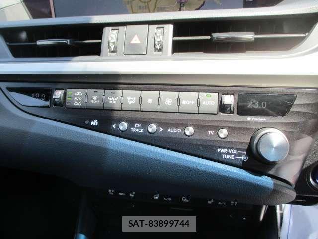 Lexus ES 2021-06 8434283-13