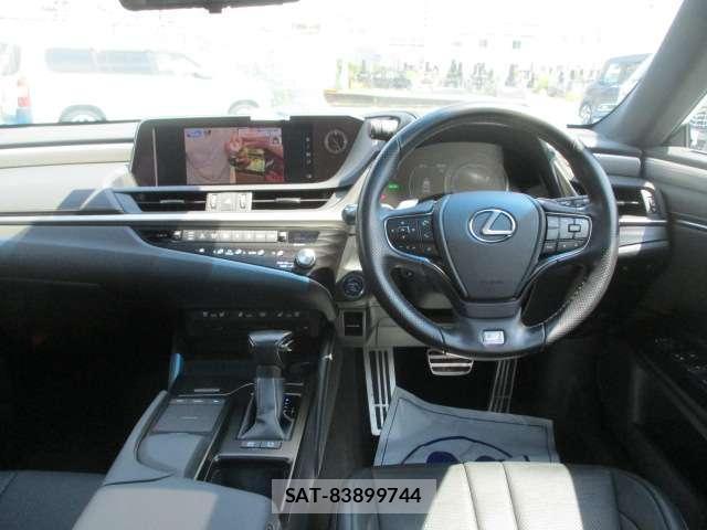 Lexus ES 2021-06 8434283-2