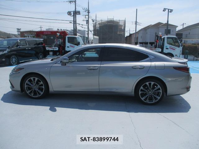 Lexus ES 2021-06 8434283-3