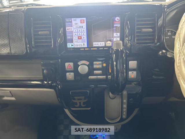 Suzuki EVERY WAGON 2012-03 8435080-11
