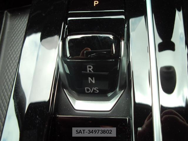 VolksWagen GOLF GTI 2025-11 8433849-10