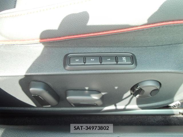 VolksWagen GOLF GTI 2025-11 8433849-17
