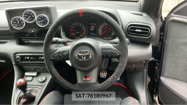 Toyota YARIS 2023-05 8434679-16