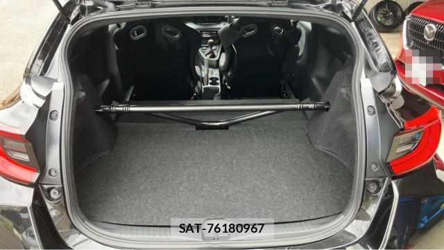 Toyota YARIS 2023-05 8434679-17