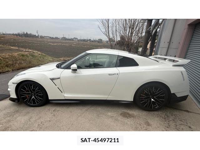 Nissan GT-R 2025 8434444-11
