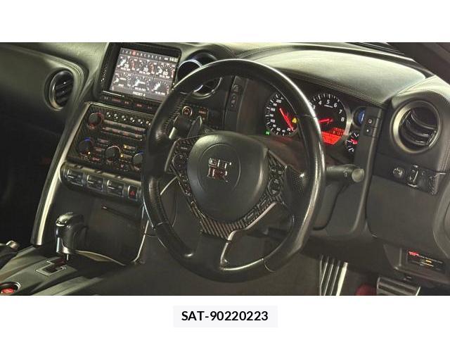 Nissan GT-R 2008-10 8434581-4