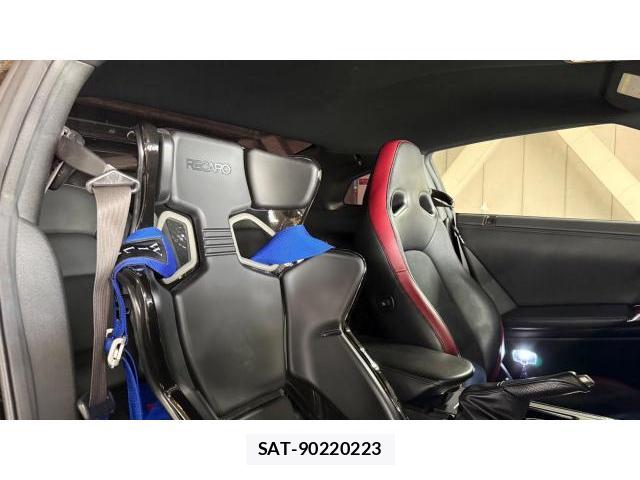 Nissan GT-R 2008-10 8434581-5