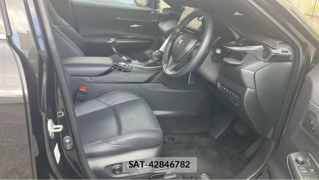 Toyota HARRIER HYBRID 2025-09 8434653-5