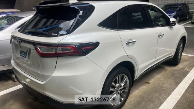 Toyota HARRIER 2018-01 8434634-12