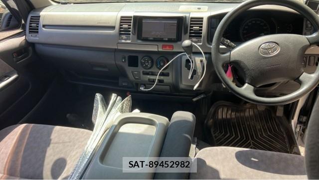 Toyota HIACE VAN 2006-09 8434714-2