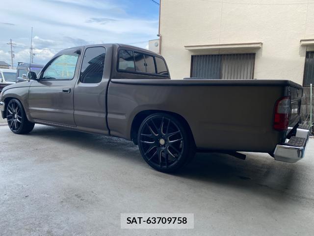 Toyota HILUX 1999-09 8434206-3