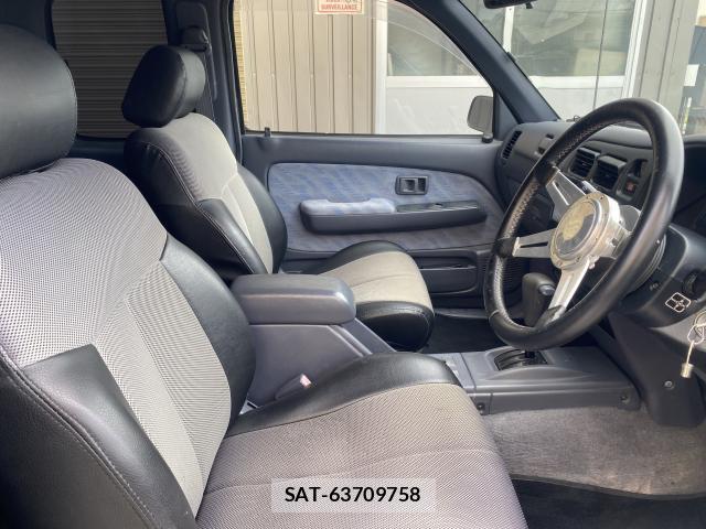 Toyota HILUX 1999-09 8434206-5