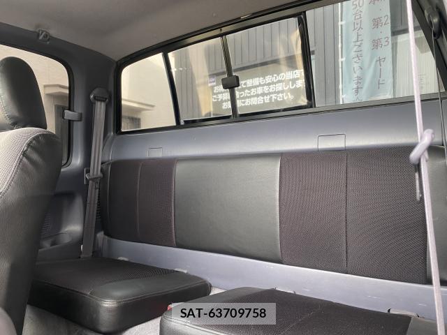 Toyota HILUX 1999-09 8434206-7