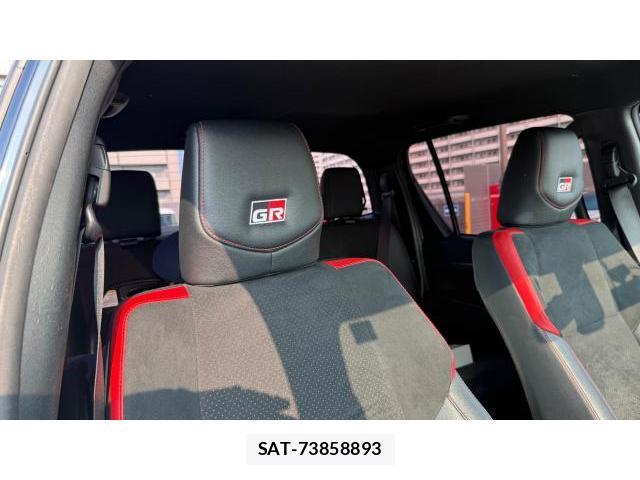 Toyota HILUX 2023 8434389-3