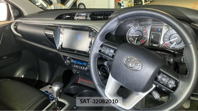 Toyota HILUX 2023-12 8434660-2
