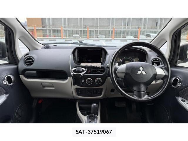 Mitsubishi I-MIEV 2018-10 8434462-4