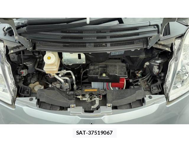 Mitsubishi I-MIEV 2018-10 8434462-9
