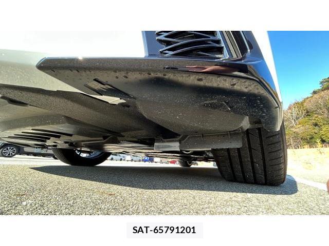 Lexus IS 2023 8434297-10