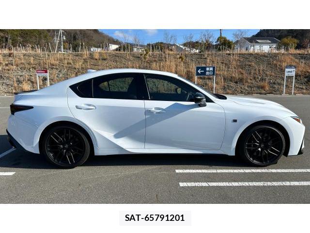Lexus IS 2023 8434297-2