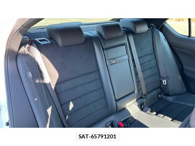 Lexus IS 2023 8434297-7