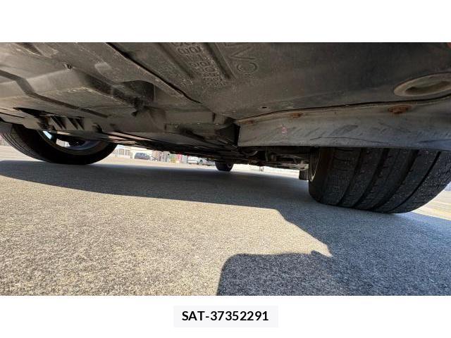 Lexus IS 2011-10 8434410-17