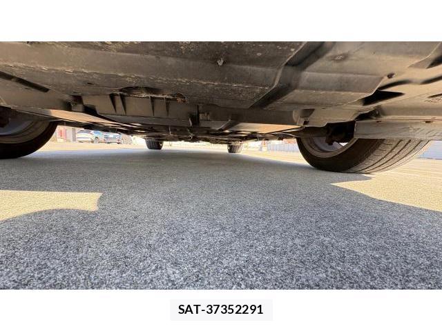 Lexus IS 2011-10 8434410-18