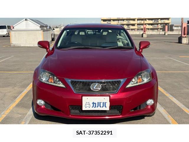 Lexus IS 2011-10 8434410-3