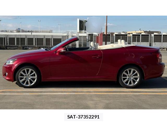 Lexus IS 2011-10 8434410-6