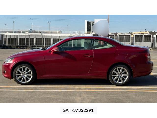 Lexus IS 2011-10 8434410-7