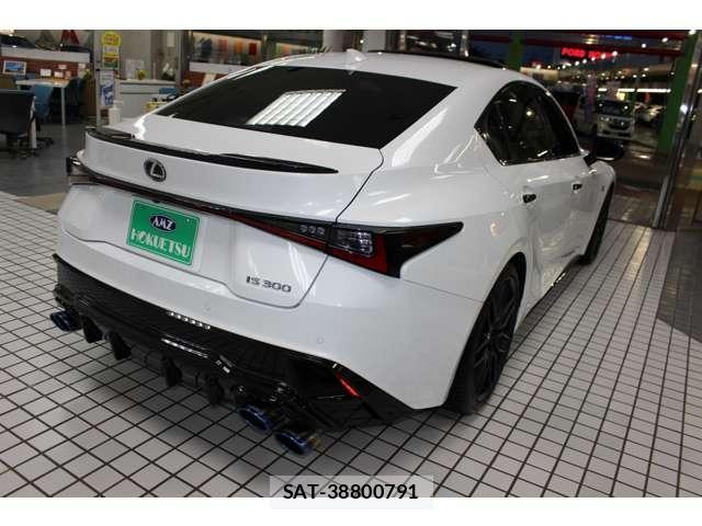 Lexus IS 2023-08 8435035-13