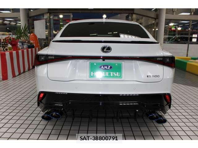 Lexus IS 2023-08 8435035-6