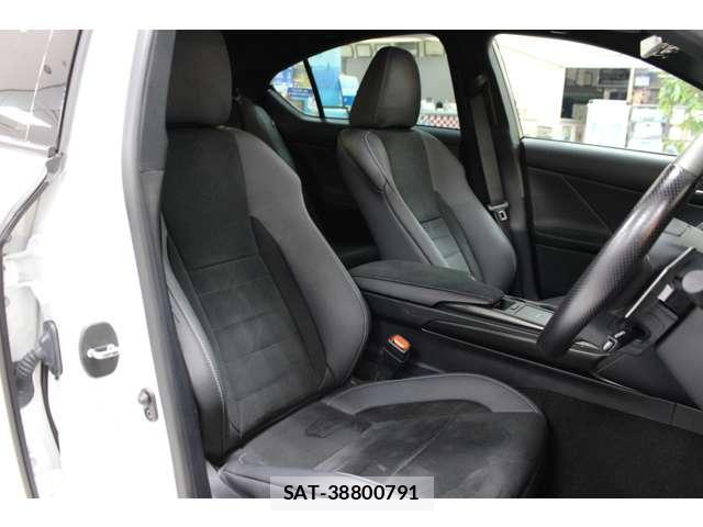 Lexus IS 2023-08 8435035-7