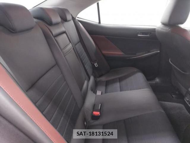 Lexus IS 2018-04 8435068-5