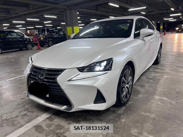 Lexus IS 2018-04 8435068-7